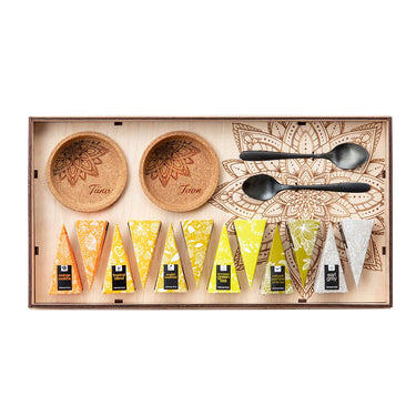 Tee komplekt KLASIK puidust karbis ja kohandatud motiiviga 